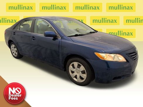 Used 2008 Toyota Camry LE image 1