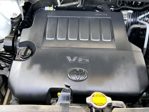 Used 2015 Toyota Highlander Plus FWD image 32