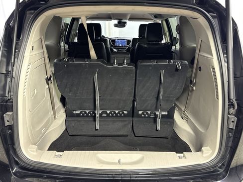 Used 2024 Chrysler Pacifica Select image 30