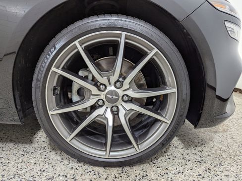 Used 2023 Genesis G70 2.0T image 12