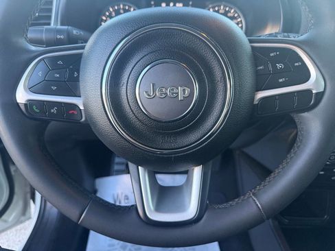 Used 2020 Jeep Renegade Latitude image 21