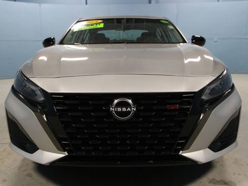 Used 2023 Nissan Altima 2.5 SR w/ SR Premium Package image 25