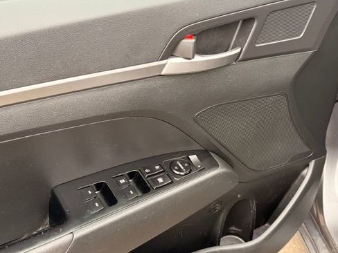 Used 2019 Hyundai Elantra SE w/ Cargo Package FWD image 22