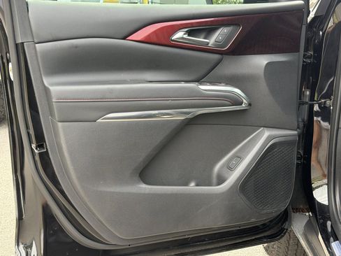 Used 2024 Chevrolet Traverse Z71 w/ LPO, Floor Liner Package AWD/4WD image 14
