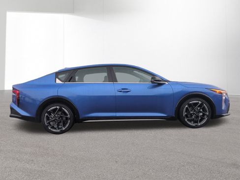 New 2025 Kia K4 GT-Line w/ GT-Line Sunroof Package FWD image 4