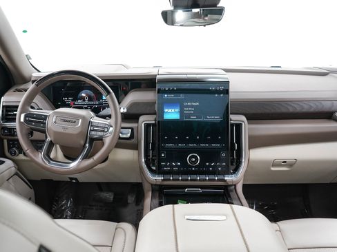 Used 2025 GMC Yukon Denali w/ Denali Reserve Package AWD/4WD image 19