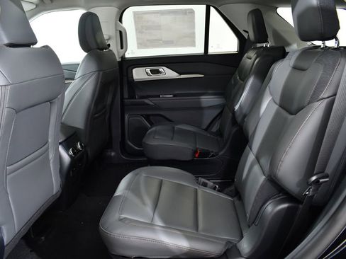 New 2026 Ford Explorer Active w/ Active Comfort Package AWD/4WD image 16