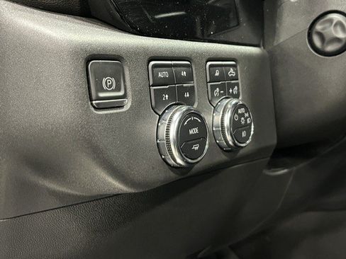 Certified 2023 GMC Sierra 1500 SLT w/ SLT Premium Package AWD/4WD image 15