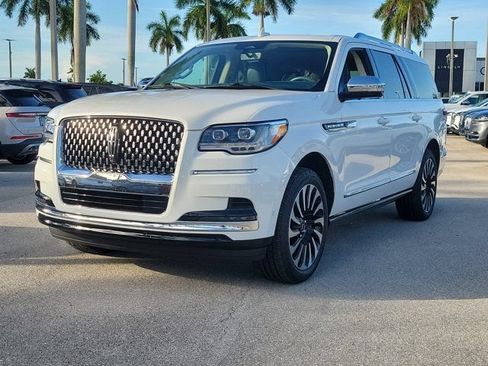 Certified 2022 Lincoln Navigator L Black Label AWD/4WD image 3