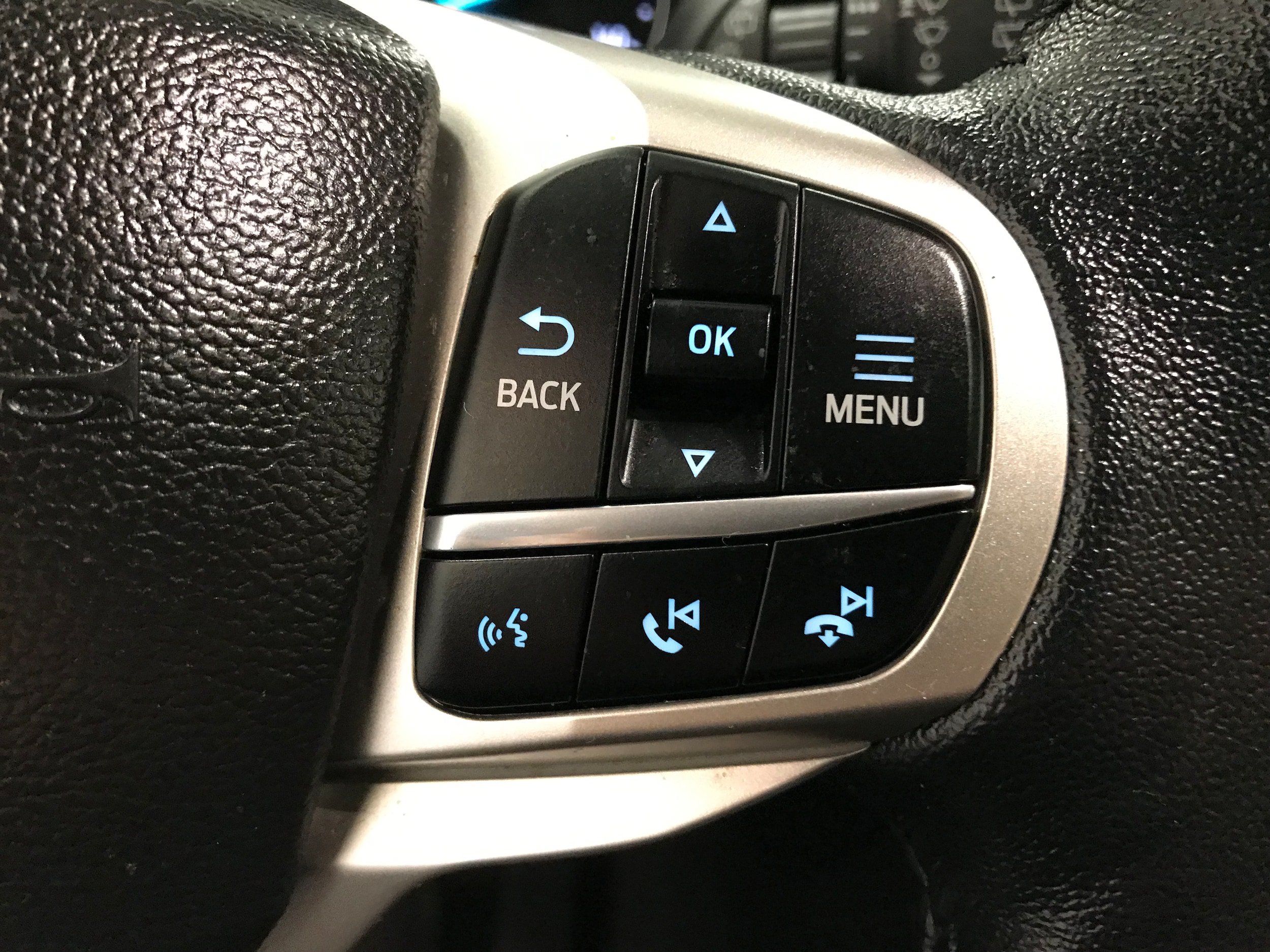 Used 2023 Ford Explorer XLT w/ Equipment Group 202A AWD/4WD image 19