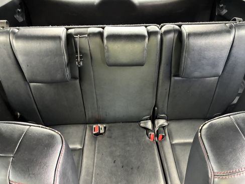 Used 2019 Toyota Highlander SE w/ Nightshade Edition AWD/4WD image 18