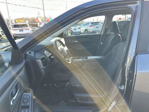 Used 2025 Nissan Rogue SV image 15