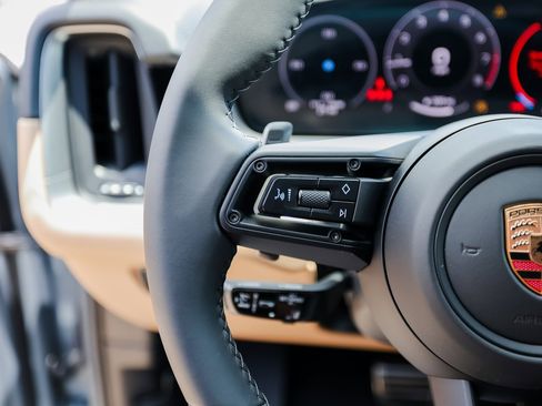 New 2025 Porsche Cayenne S image 17