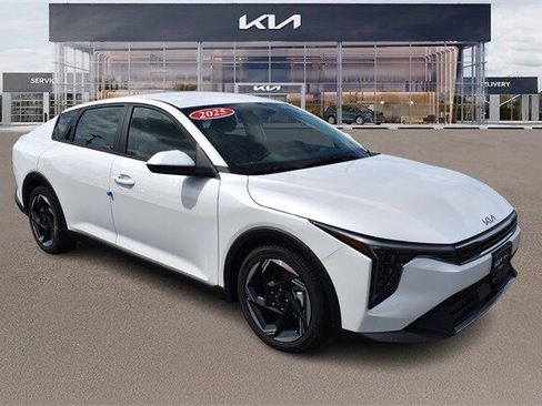 New 2025 Kia K4 EX image 10
