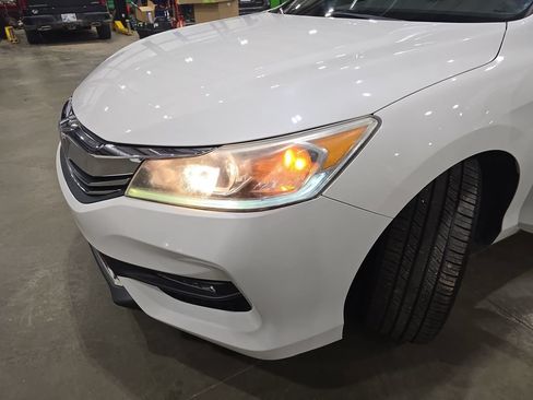 Used 2017 Honda Accord EX-L image 31