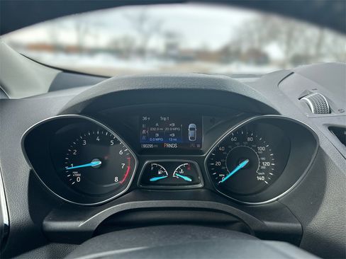 Used 2019 Ford Escape Titanium image 10