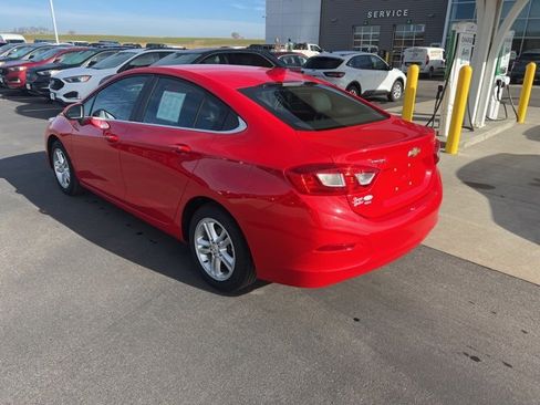 Used 2017 Chevrolet Cruze LT w/ Convenience Package image 7