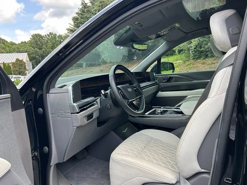 Used 2025 Cadillac Escalade IQ Sport 1 w/ Smart Trailering package AWD/4WD image 48