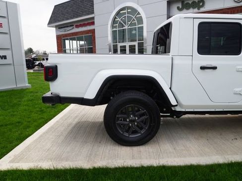 New 2026 Jeep Gladiator Sport image 32