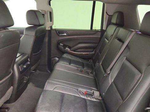 Used 2020 Chevrolet Suburban LT AWD/4WD image 21