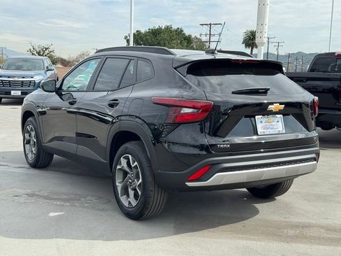 New 2026 Chevrolet Trax LT image 3