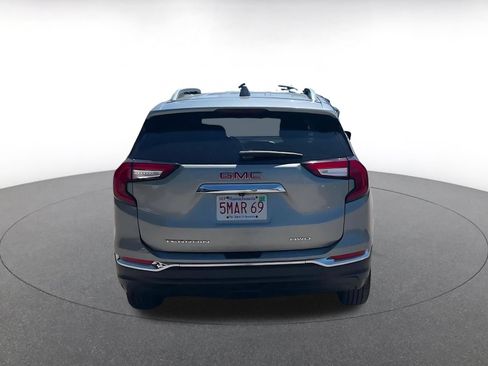 Used 2024 GMC Terrain SLT AWD/4WD image 12