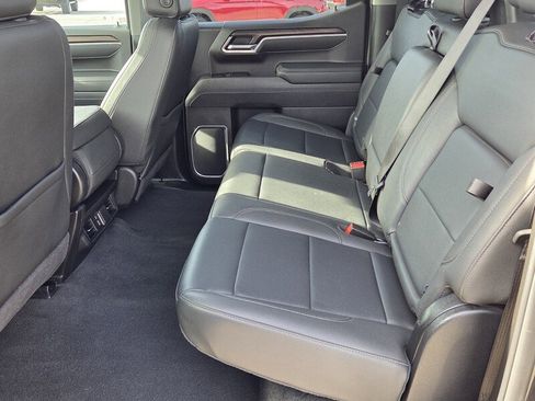 Used 2025 GMC Sierra 1500 SLT image 10