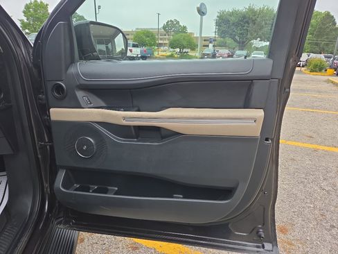 Used 2024 Ford Expedition Max Limited RWD image 25