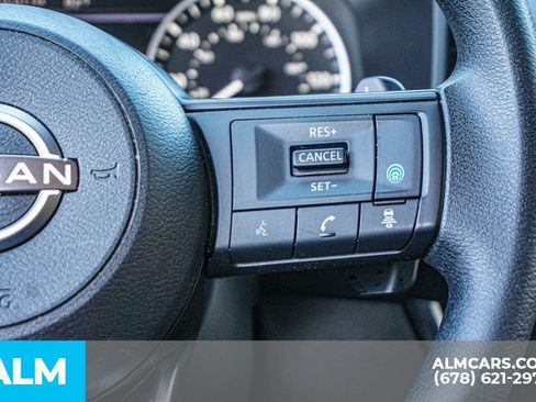 Used 2024 Nissan Rogue SV FWD image 30