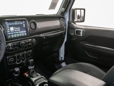 Used 2023 Jeep Wrangler Unlimited w/ Sun & Screen Package AWD/4WD image 12