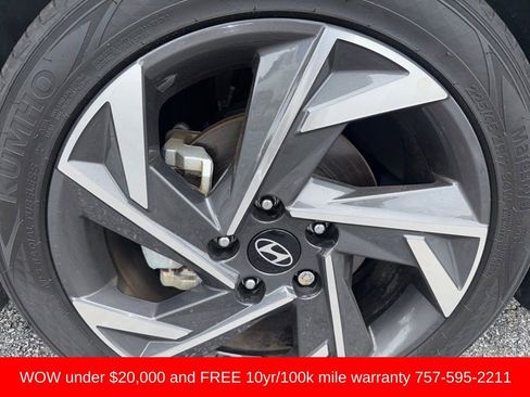 Used 2024 Hyundai Elantra SEL w/ Convenience Package FWD image 9