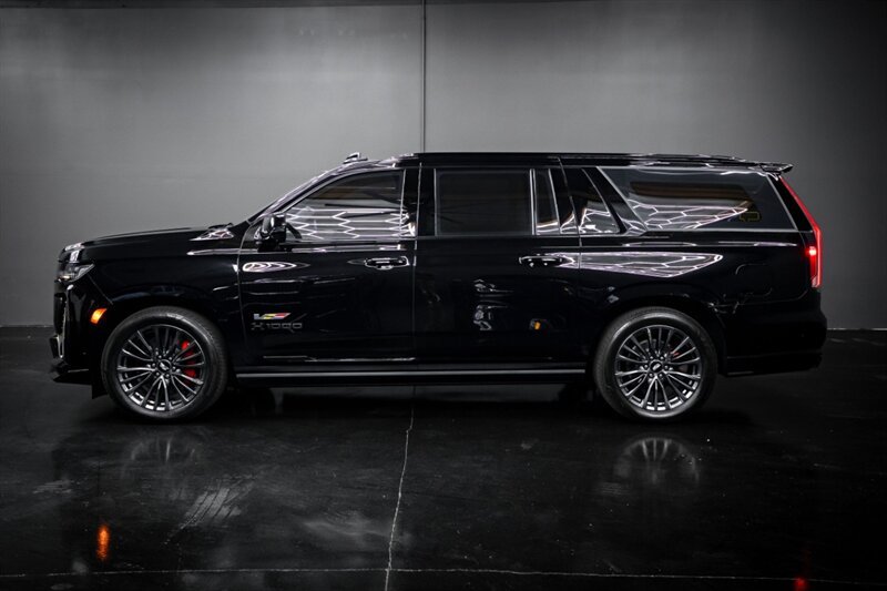 Used 2023 Cadillac Escalade ESV V w/ Heavy-Duty Trailer Package AWD/4WD image 5