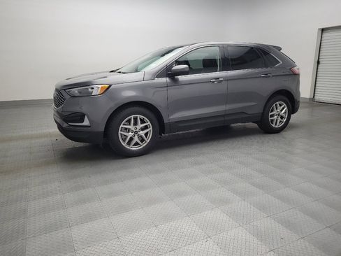 Used 2024 Ford Edge SEL image 2