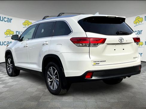 Used 2019 Toyota Highlander XLE image 4