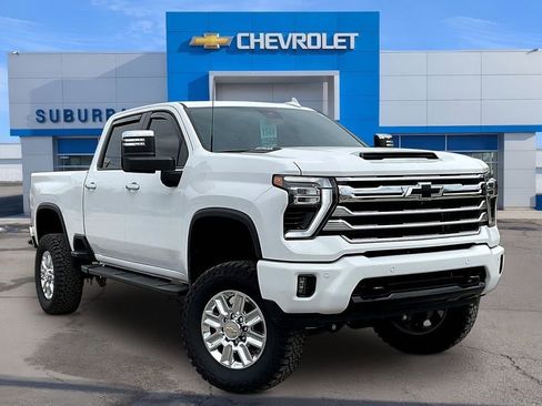 Used 2024 Chevrolet Silverado 3500 LTZ w/ LTZ Plus Package AWD/4WD image 10