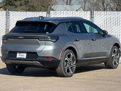 New 2026 Chevrolet Equinox EV LT image 4