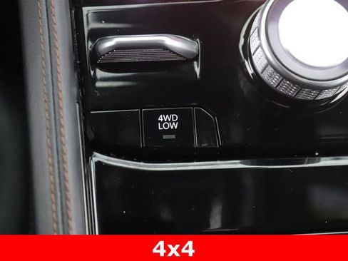 Used 2025 Jeep Grand Cherokee Summit image 28