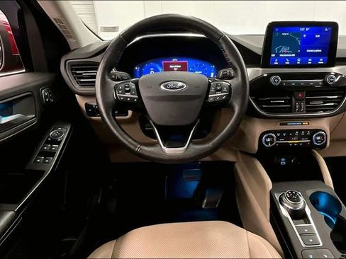 Used 2021 Ford Escape Titanium AWD/4WD image 6