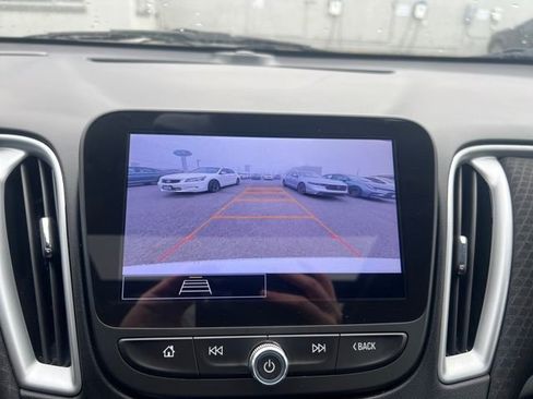 Used 2024 Chevrolet Malibu LT image 18