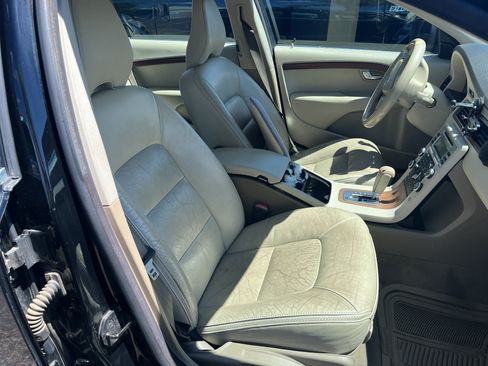Used 2010 Volvo XC70 3.2 AWD/4WD image 7
