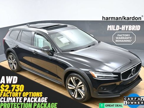 Used 2025 Volvo V60 B5 Cross Country Plus AWD/4WD image 1