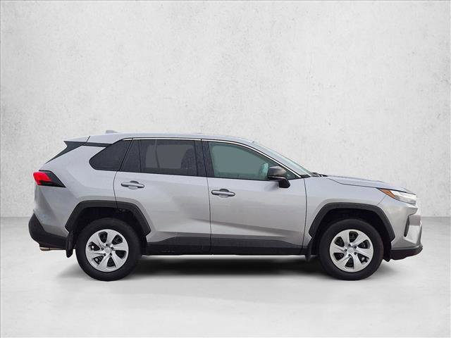 Used 2025 Toyota RAV4 LE AWD/4WD image 5