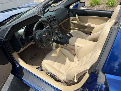 Used 2005 Chevrolet Corvette Coupe w/ Preferred Equipment Group RWD image 14