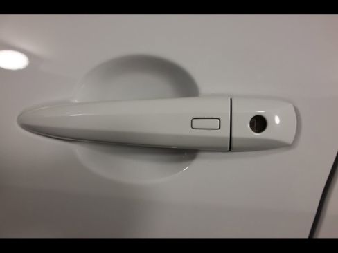 Certified 2022 Nissan Sentra SV w/ Trunk Package image 24