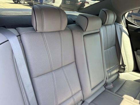 Used 2018 Acura TLX V6 w/ Technology Package FWD image 9