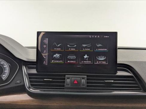 Used 2021 Audi Q5 e Premium Plus w/ Premium Plus Package image 26