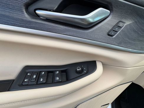 Used 2022 Jeep Grand Cherokee Limited image 17