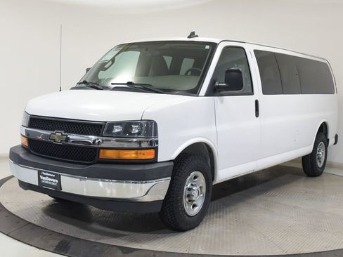 Used 2017 Chevrolet Express 3500 LT w/ LT Preferred Equipment Group RWD image 8