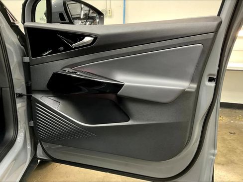 Used 2021 Volkswagen ID.4 Pro image 26