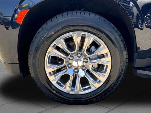 Used 2023 GMC Yukon Denali w/ Max Trailering Package AWD/4WD image 10